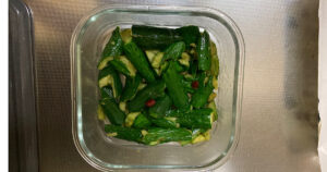 キュウリで簡単メニュー、たたきキュウリのピリ辛漬け