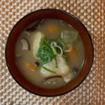 「だご汁(郷土料理)」は素朴な味、材料は自由、具沢山にすれば栄養満点